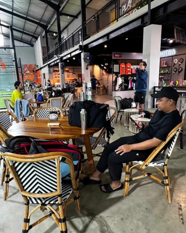Players relaxing in the lounge