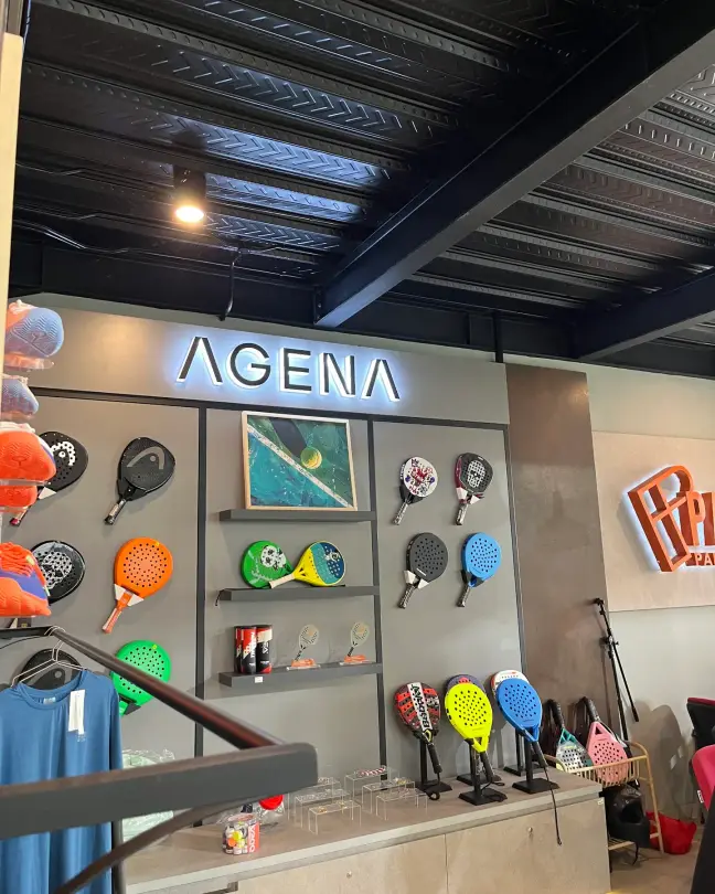 Agena racket wall